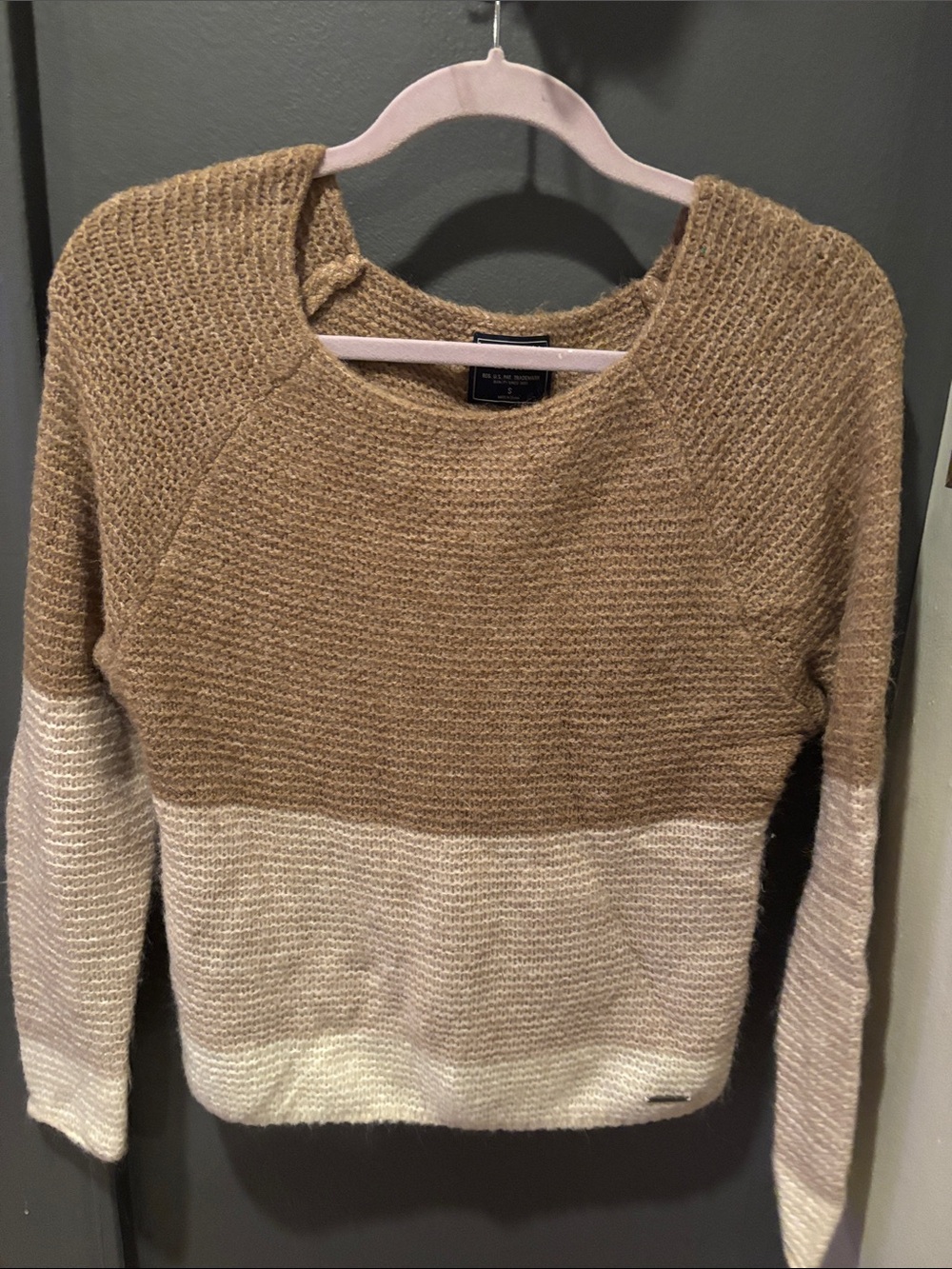 Abercrombie & Fitch Tan and Cream Colorblock Crew Sweater